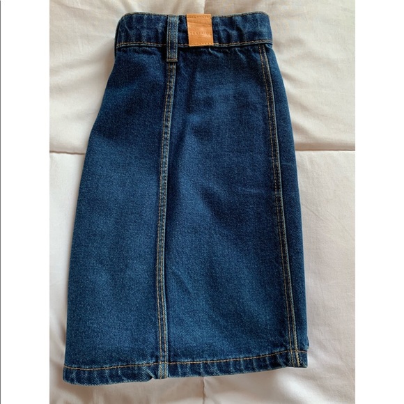 Forever 21 denim skirt🌞 - Picture 2 of 3
